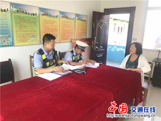 陜西安康恒口大隊(duì)：開展幼兒園校車安全大檢查、大宣傳活動(dòng)