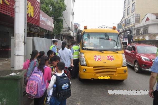 湖南省岳陽市：屈原區局與區檢察院聯合開展校車整治行動