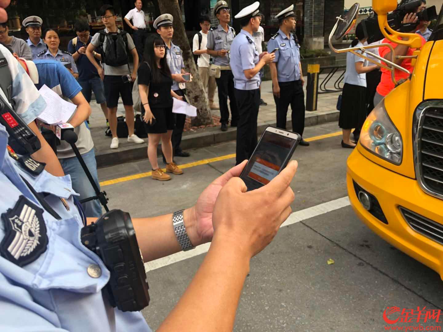 廣州：開學首日早晨，交警共查處校車違規違法行為25宗