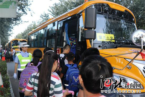 廊坊固安新購52部專用校車開學日啟用