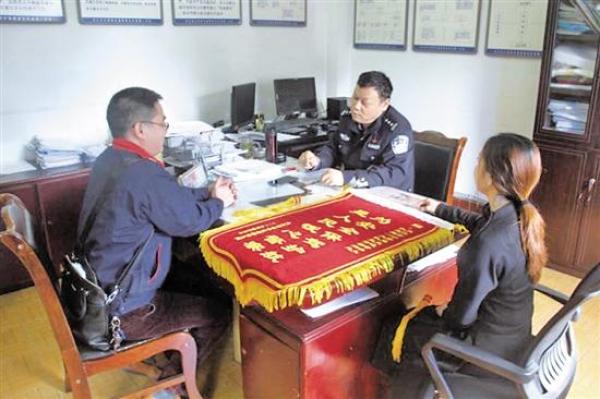 幼兒園校車被交警要求停運，為啥要向交警送錦旗?