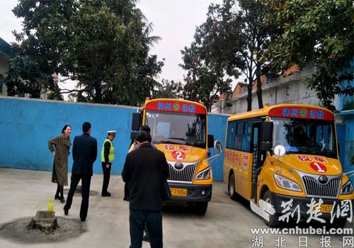 南漳交警開展校車安全大檢查