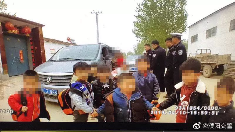 【曝光】濮陽一“黑校車”核載7人，實載18人！