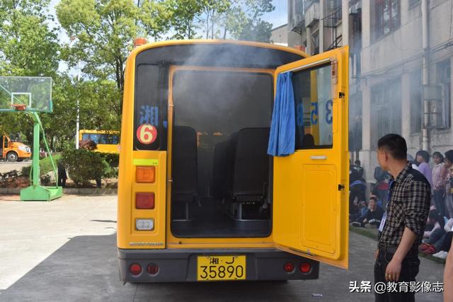 漢壽聶家橋中學：校車應急演練 共筑安全防線