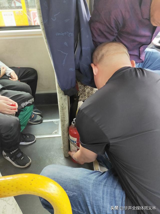 加強校車安全管理，保障乘車學生安全