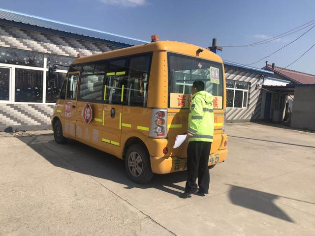 長春交警雙陽大隊深入轄區學校幼兒園，開展校車交通安全隱患排查