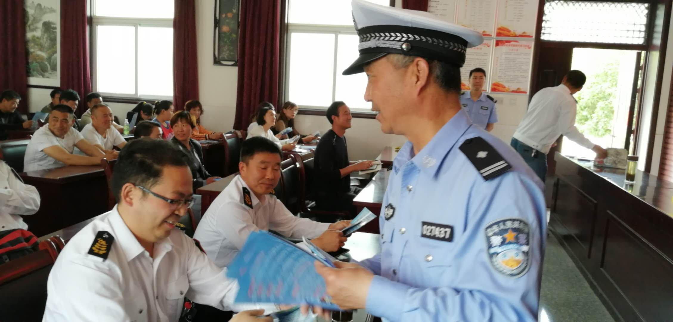 濉溪交警為校車公司開展夏季校車安全管理培訓班