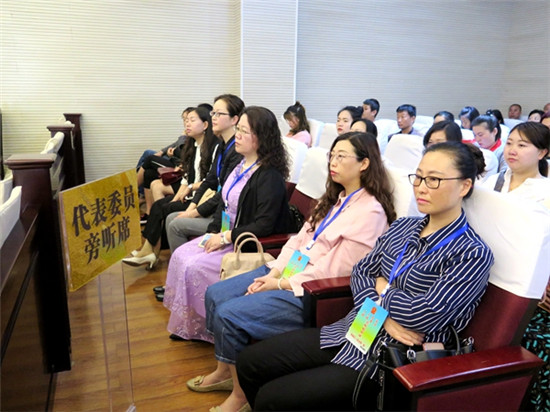 雨城區(qū)法院公開(kāi)庭審雨城區(qū)首例幼兒園“非法校車(chē)”危險(xiǎn)駕駛案