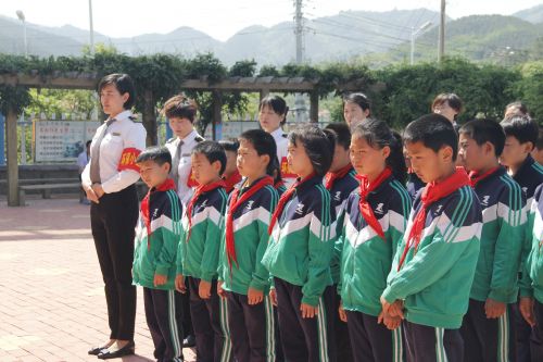 溫馨校車走進惠特小學(xué)開展綠色環(huán)保主題實踐活動