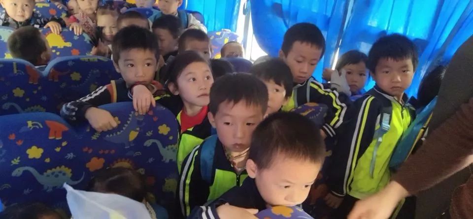 19座校車擠了32個娃！六枝一司機被立刑事案件調查