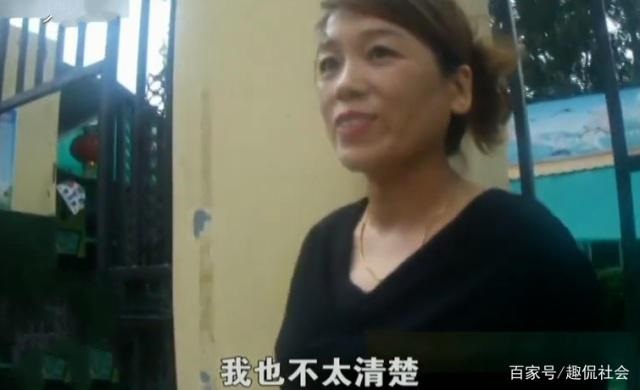 無牌無證黑送子車被查，女司機一問三不知，交警打開車門后傻眼了！