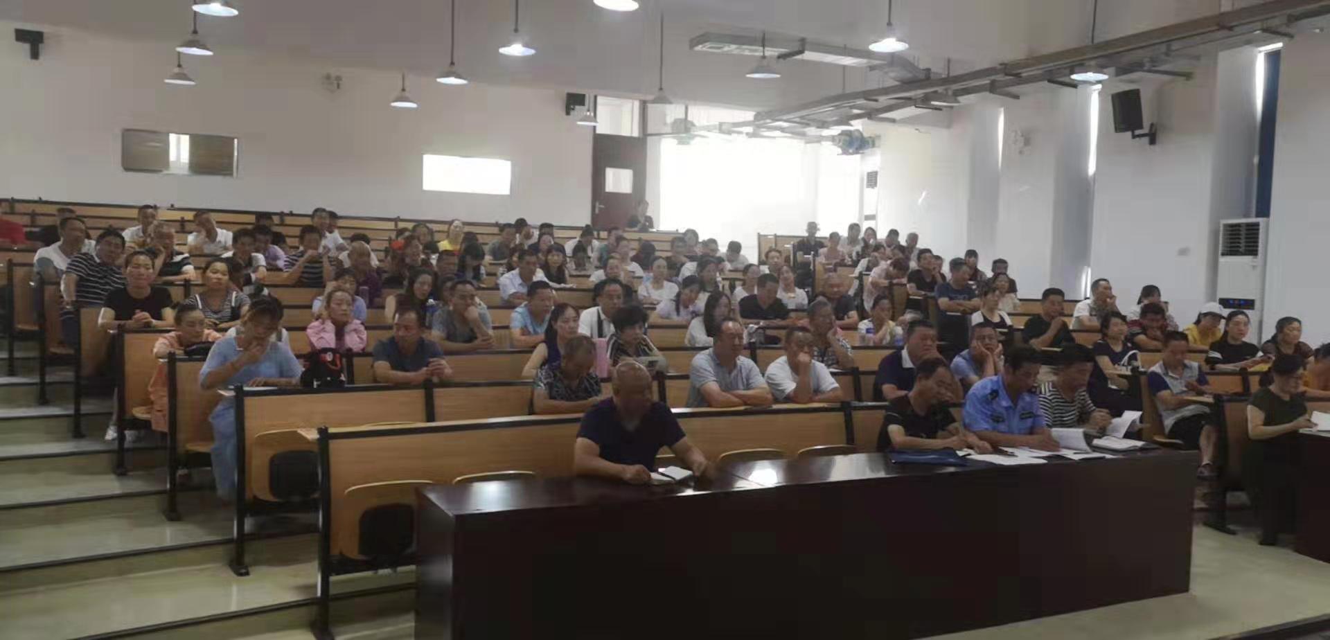 湖北省校車協會送安全下基層，走進老河口