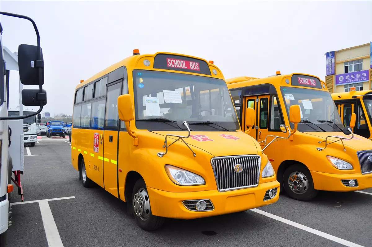 福建：“黑校車”超載142% 永定區一駕駛員領受刑罰