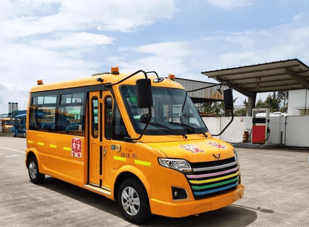 核載7人的校車坐了23名學生 淮南一駕駛員因危險駕駛被拘役