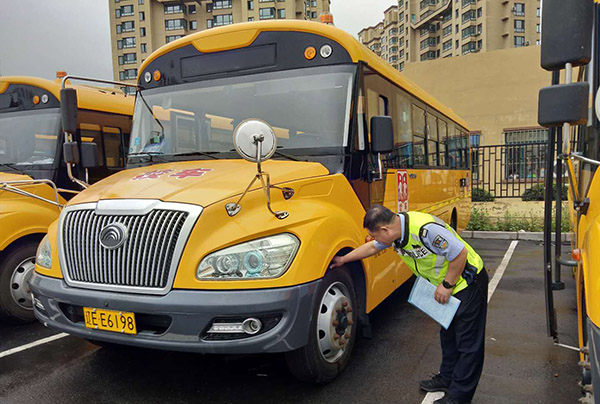 遼寧本溪縣交管大隊扎實做好開學季校車安全大檢查工作