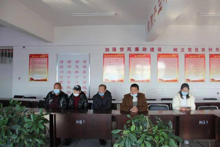 莫旗開(kāi)展校車(chē)駕駛員安全教育培訓(xùn)