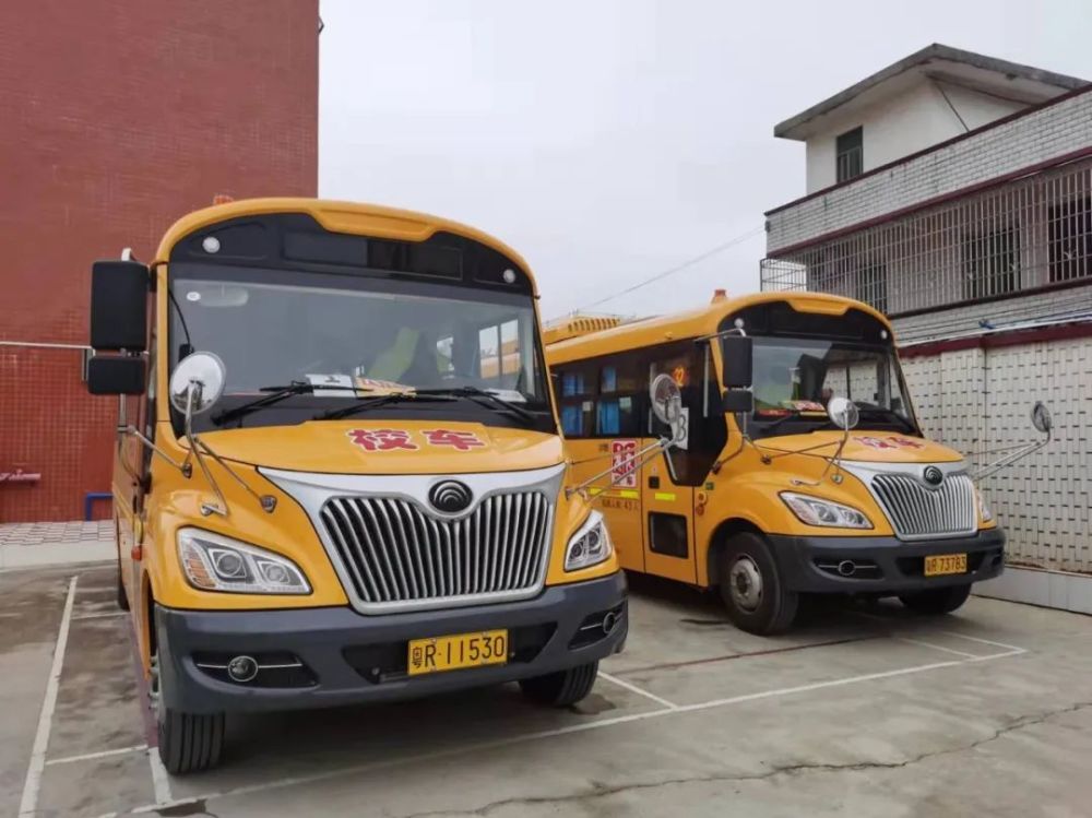 記者跟拍！佛岡新校車“入鎮到村”后…