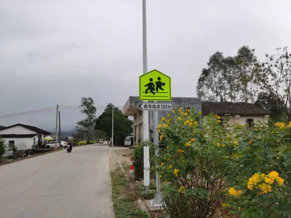 記者跟拍！佛岡新校車“入鎮到村”后…