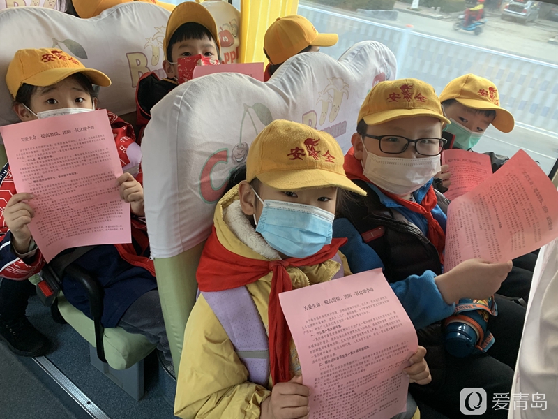 校車(chē)開(kāi)展“冬季防煤煙，安全記心間”主題活動(dòng)