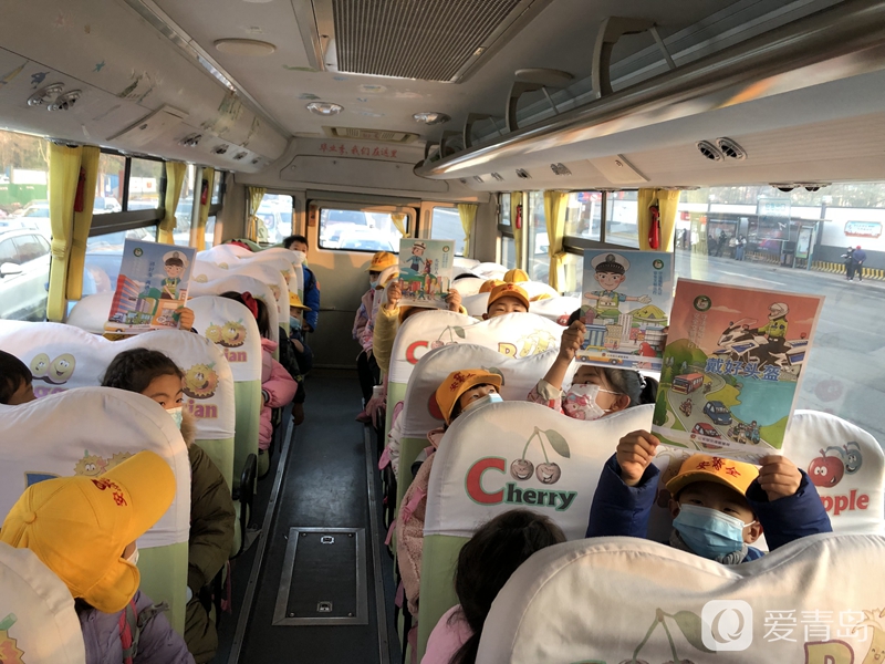 開展“關愛生命，安全出行”車廂活動