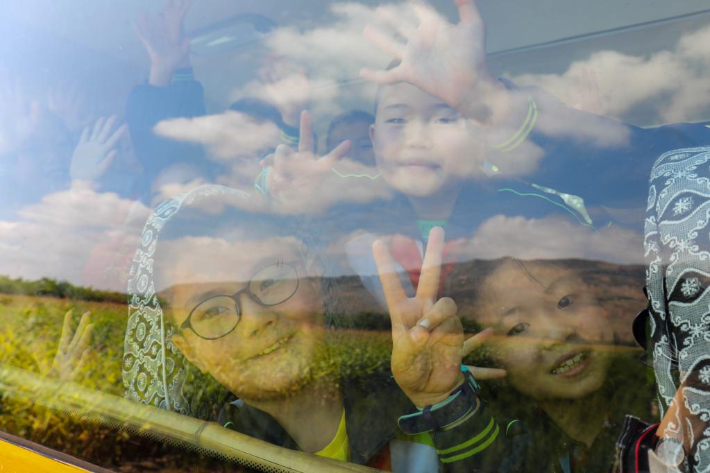 “雙減”后，一輛校車的“田野”之旅