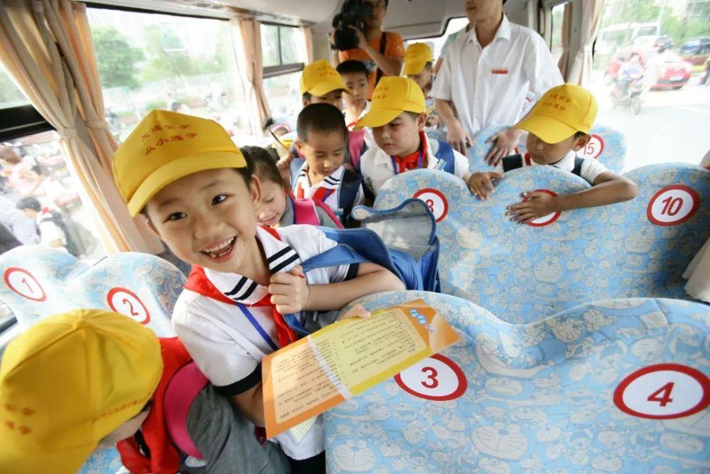 讓家長更放心！明年起，非專用校車全面淘汰！