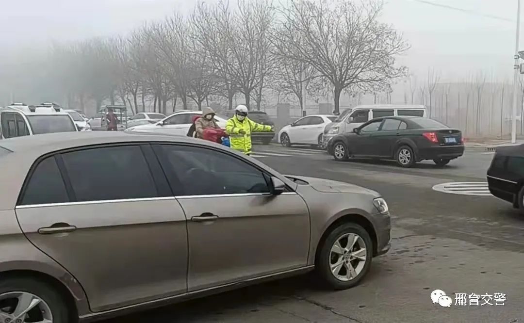 南宮交警“四步走”扎實做好校車安全管理工作