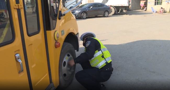 我縣開展冬季校車安全大檢查