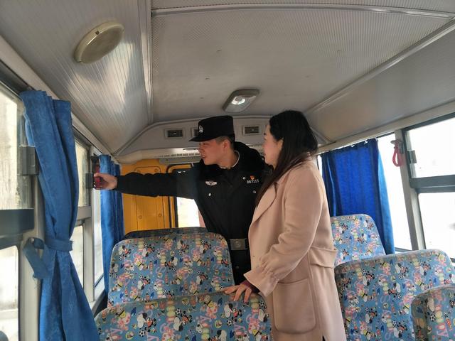 黃龍鎮擰緊校車“安全閥” 筑牢學生“生命線”