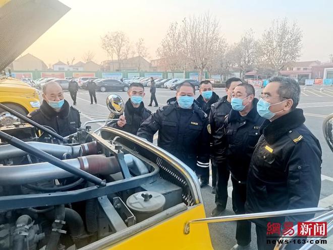 膠州：溫馨校車加密安全隱患排查頻次 確保冬季運營安全
