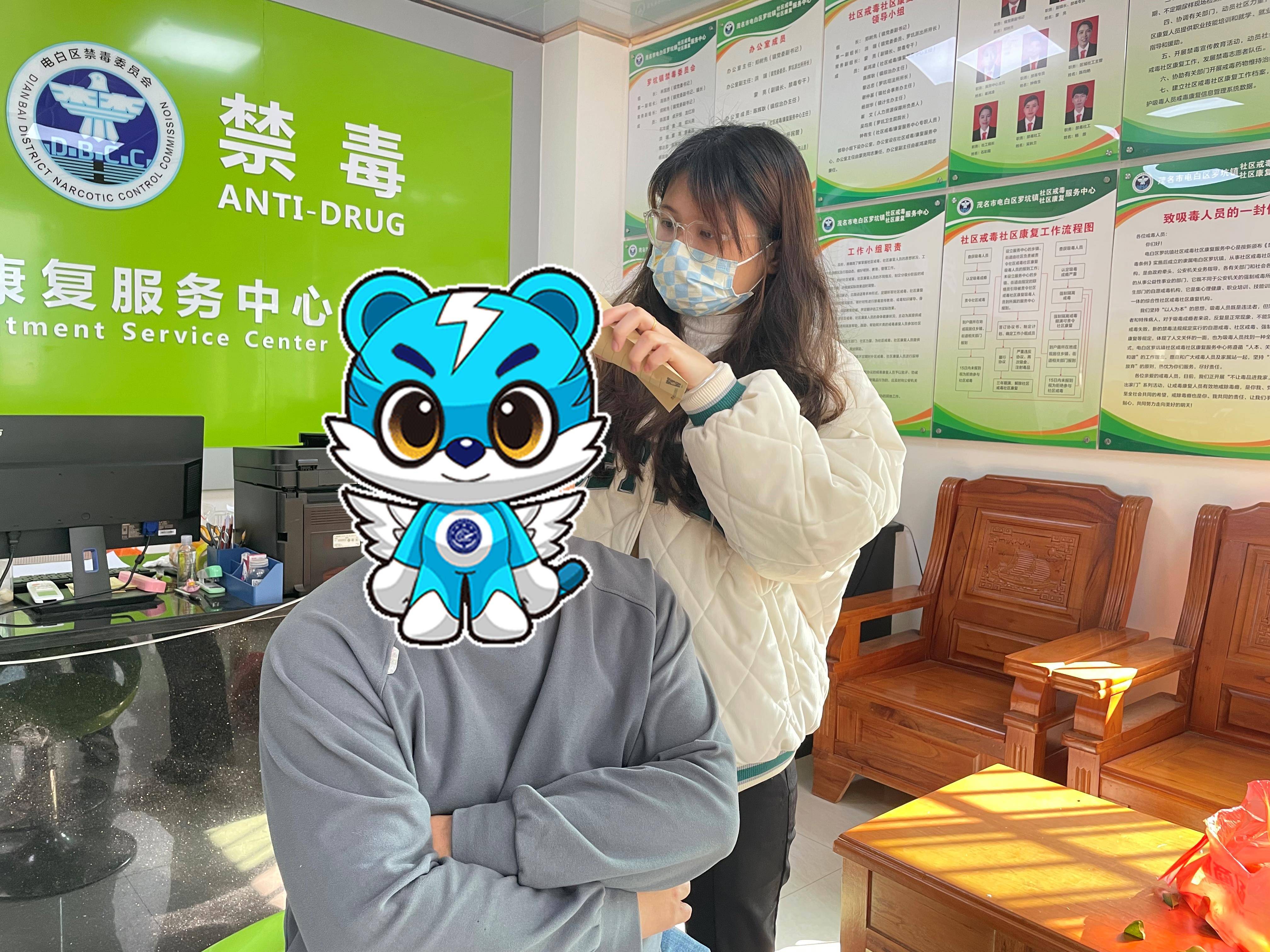 羅坑鎮開展校車駕駛員毛發采集 暨禁毒宣傳活動