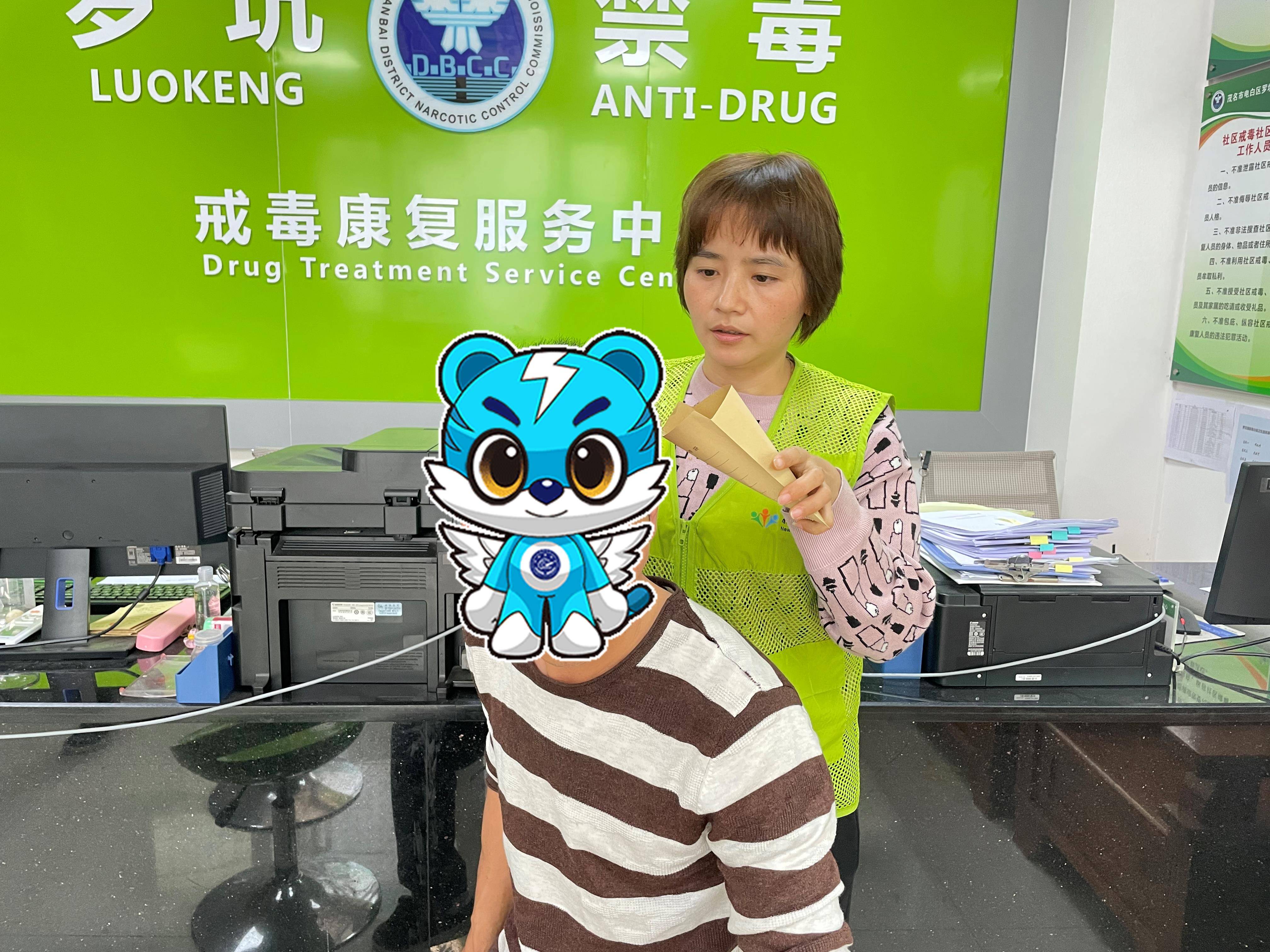 羅坑鎮開展校車駕駛員毛發采集 暨禁毒宣傳活動