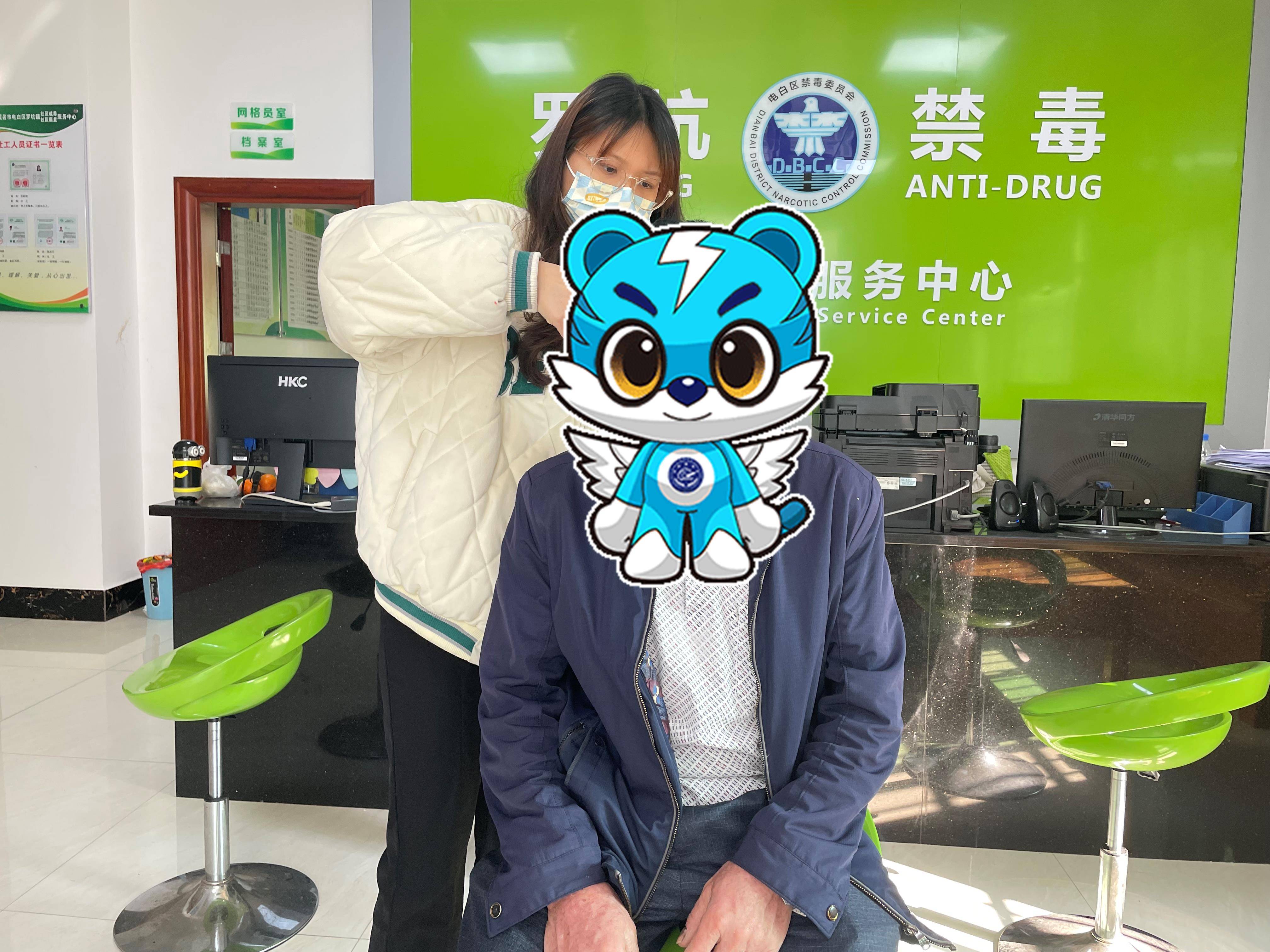 羅坑鎮開展校車駕駛員毛發采集 暨禁毒宣傳活動