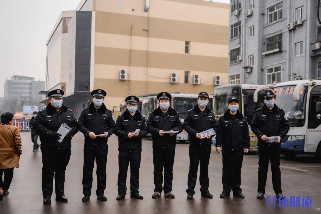 介休市公安局禁毒大隊(duì)對(duì)我市校車司機(jī) 開展毒品檢測(cè)工作