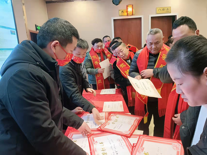 安全初心兩不忘：鄂州大興校車公司表彰會議“變身”安全課堂