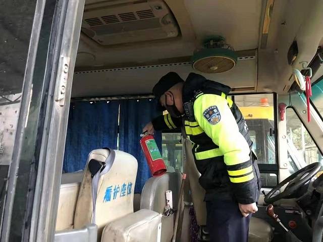 修水：開學季開展校車安全大排查