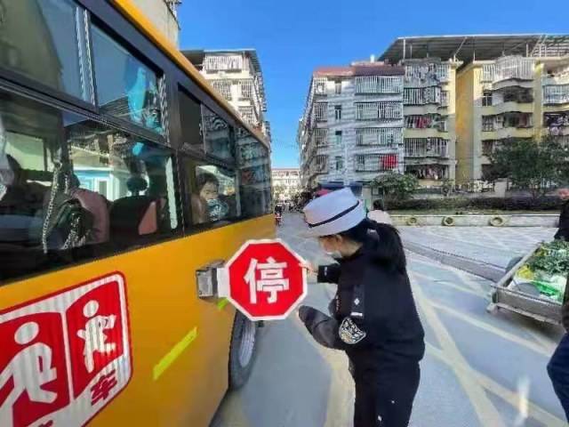 古田交警大隊開展開學季校車安全檢查筑牢安全防線