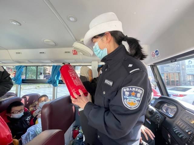 古田交警大隊開展開學季校車安全檢查筑牢安全防線