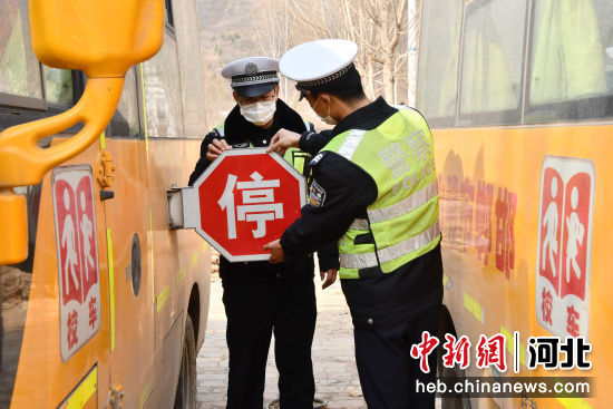 河北永年：校車“體檢”迎開(kāi)學(xué)