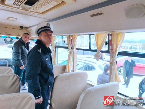 懷化公安交警開展校車安全大檢查