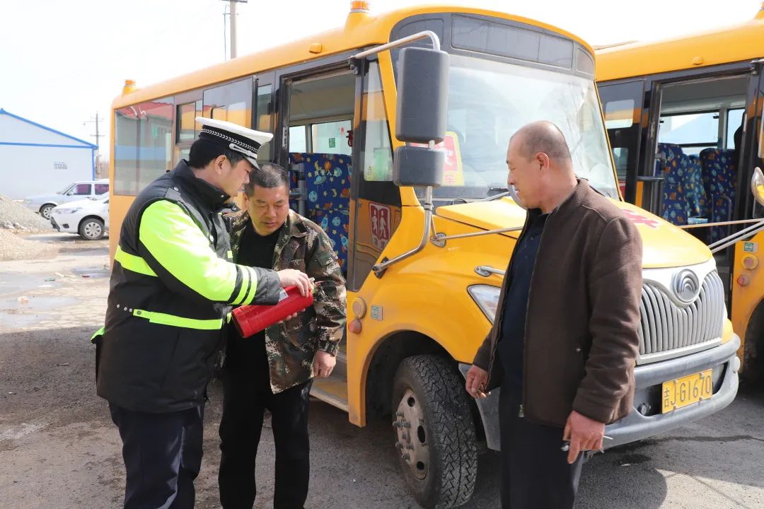 松原市乾安縣公安局交警大隊：校車安全檢查 筑牢“護學屏障”