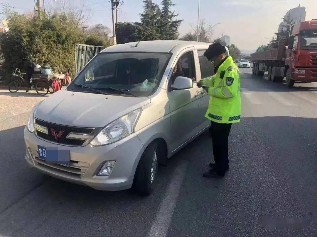 沂水這些“黑校車”拉載學生，被查！