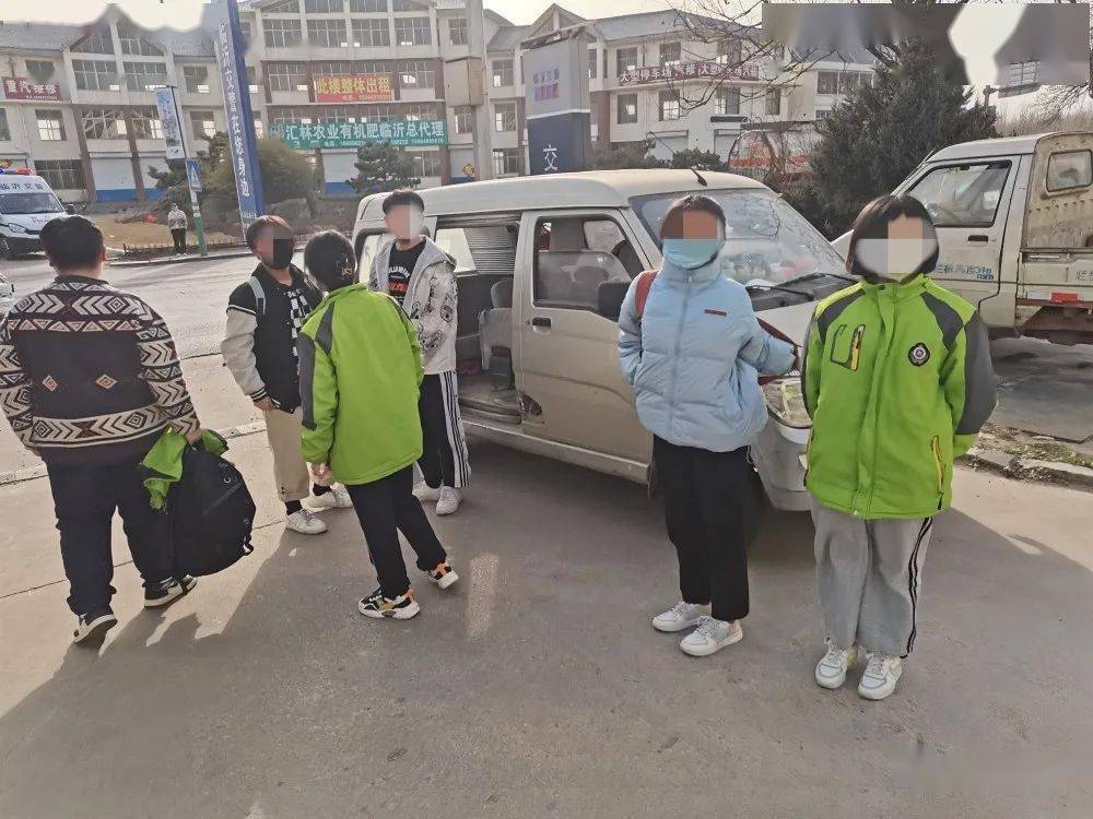 沂水這些“黑校車”拉載學生，被查！