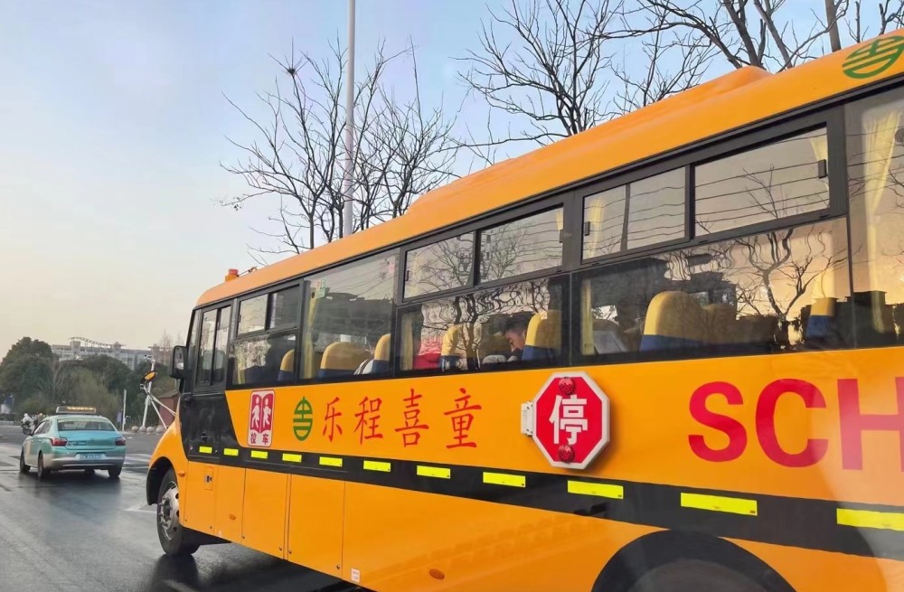 揚州有了“長鼻子”校車