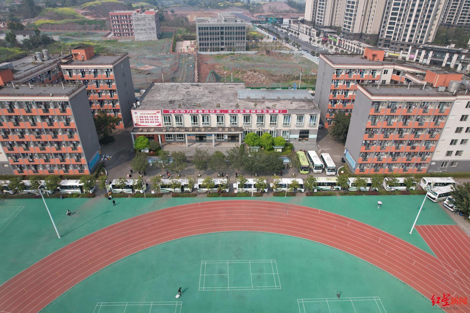 實(shí)地走訪山村“小校車”：如何既方便學(xué)生贏了口碑，又能收獲經(jīng)營的“金杯”？