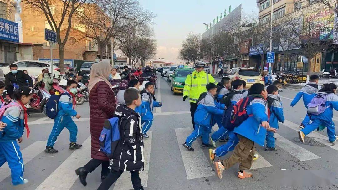 吳忠一校車超員16%，罰款3500元+駕駛證記18分！