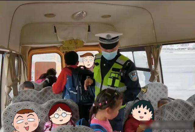 杜絕校車超員，紅安警方嚴格把關