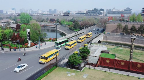 用十年探索守護上學之路 西安新星校車堅守的責任