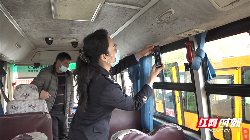 桂陽縣交警大隊：為校車“體檢” 確保學(xué)生安全出行