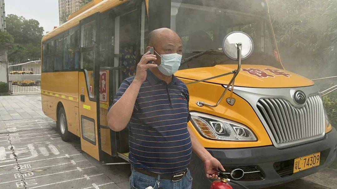 心系安全 平安乘車 ——諾亞舟惠州市惠城區(qū)惠外學(xué)校校車安全疏散演練活動